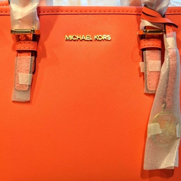 Michael Kors XS Jet Set Saffiano Travel Bag - Picture 7 of 7